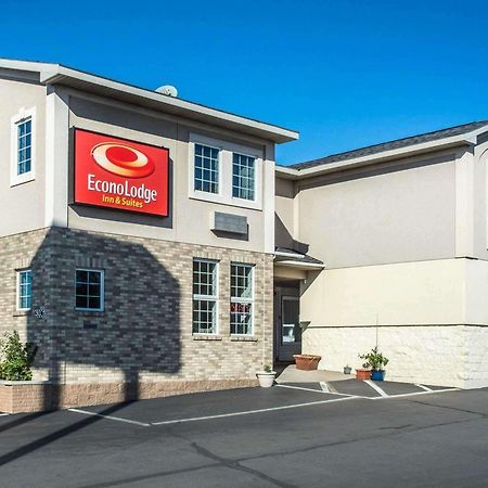 Econo Lodge & Suites Airport Норт-Сірак'юс Екстер'єр фото